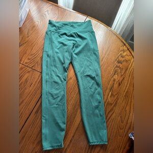 Vuori studio pocket leggings green women's M gym yoga